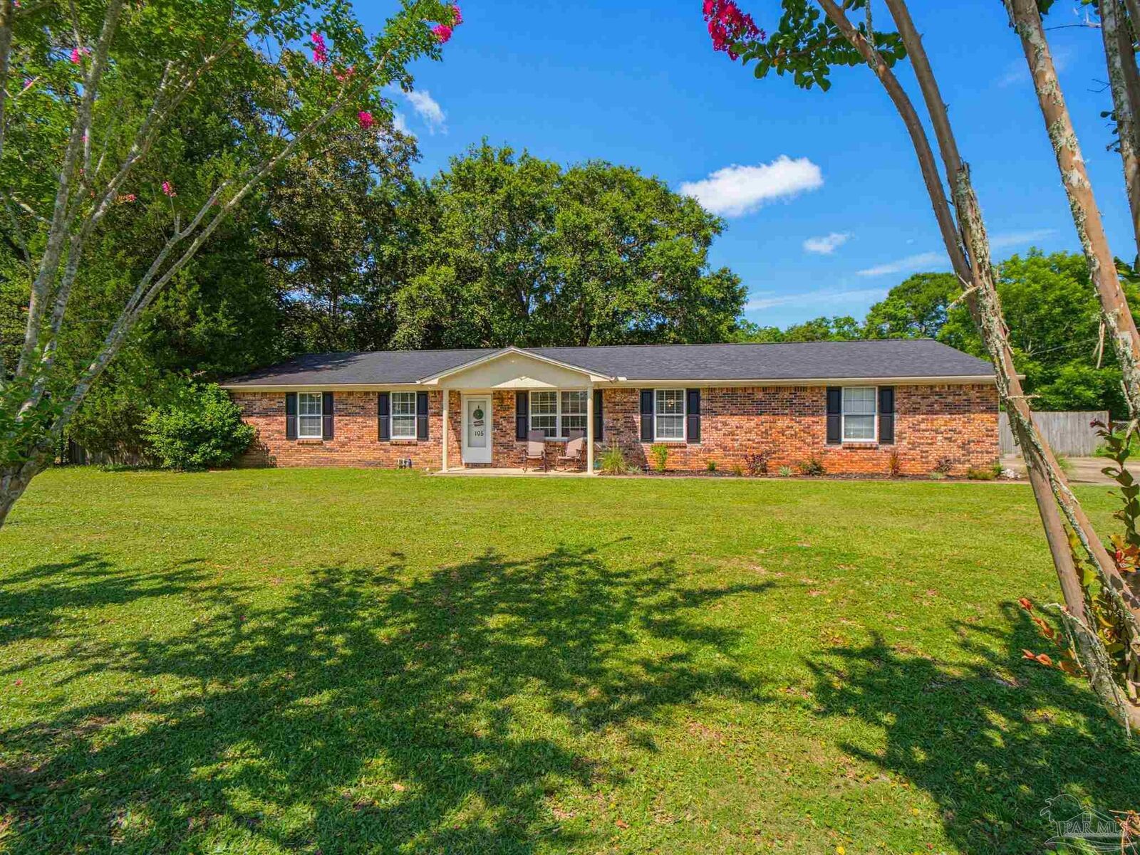 Property Photo: 105 Beland Rd FL 32534