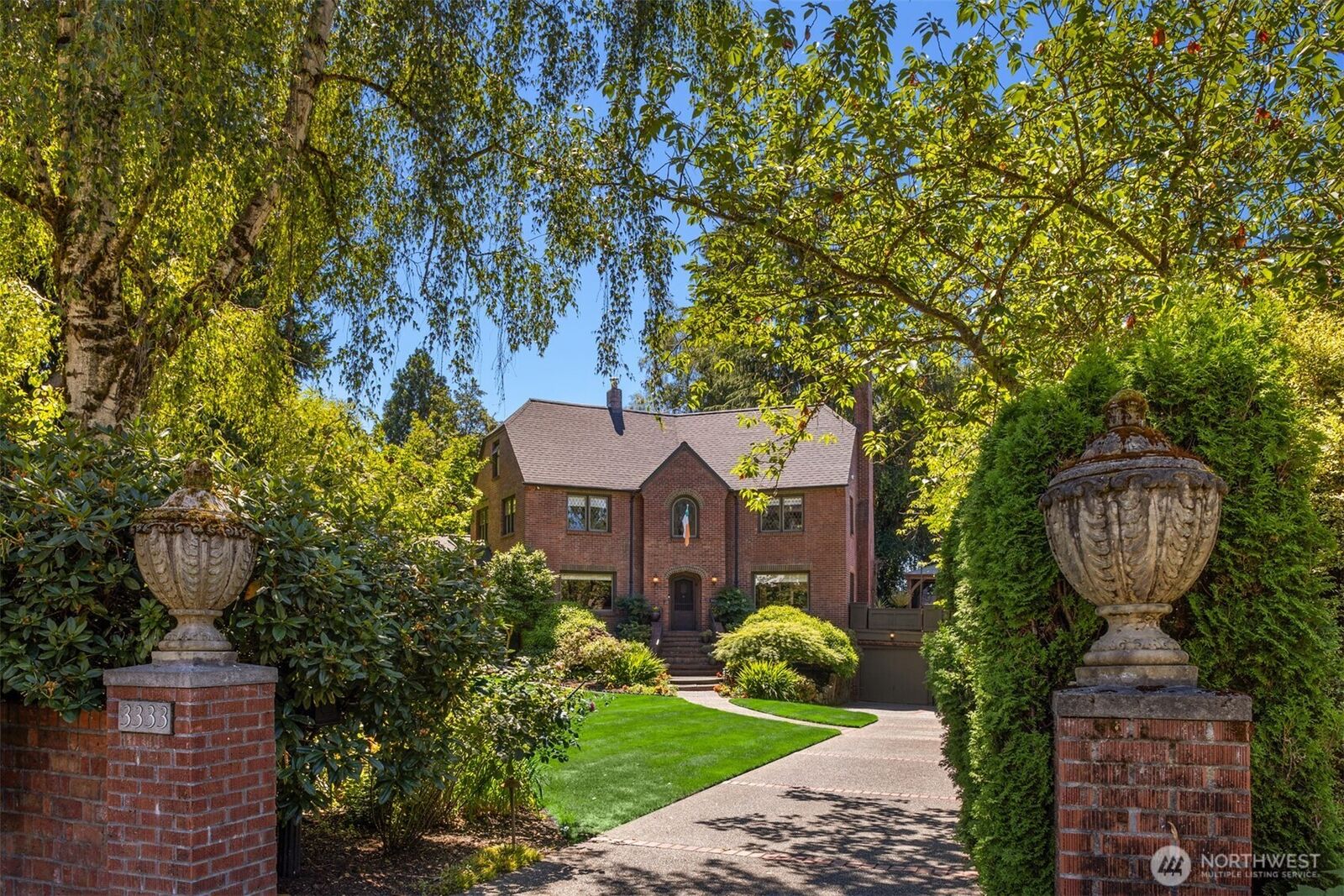 Property Photo: 3333 43rd Avenue NE WA 98105