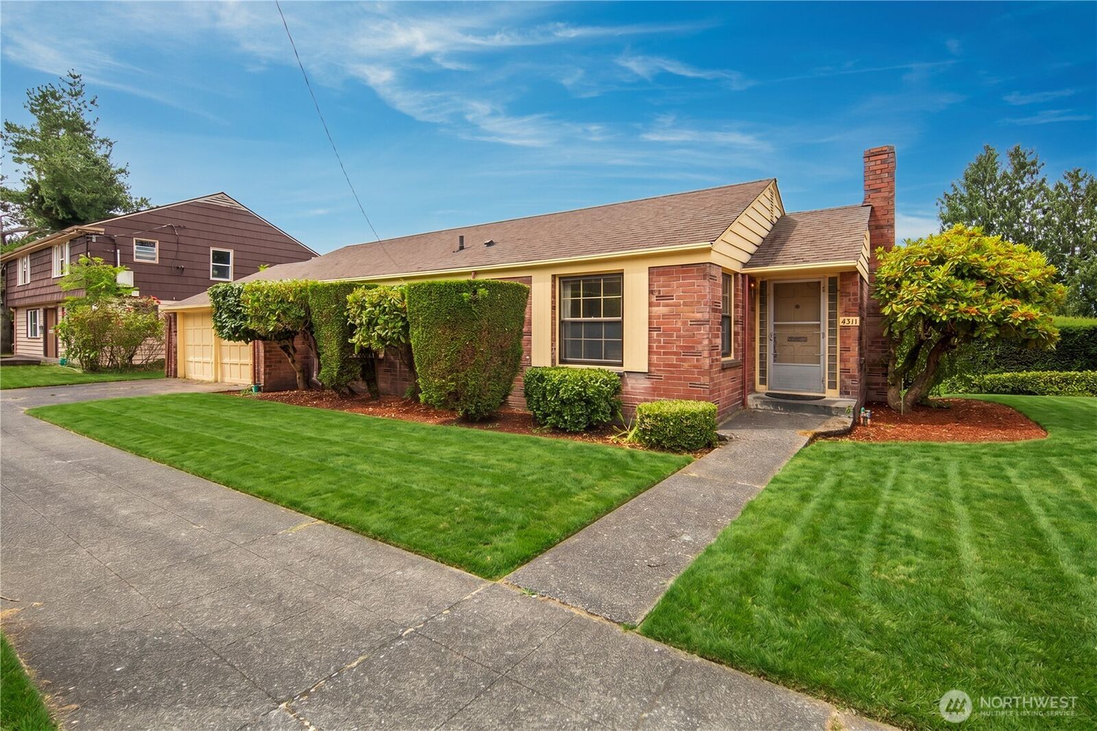 Property Photo: 4311 Greenwood Avenue N WA 98103