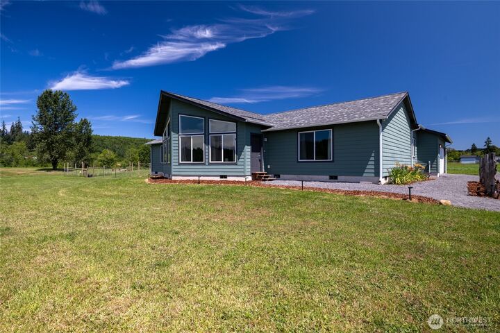 Property Photo:  125  Apple Tree Lane  WA 98570 
