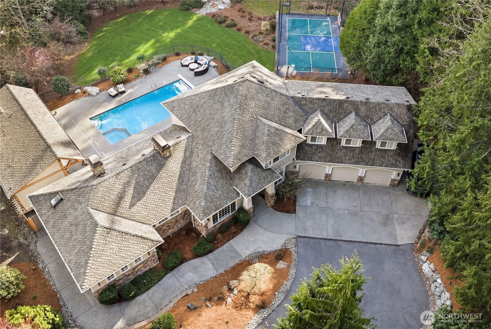 Property Photo: 21219 SE 39th Street WA 98075