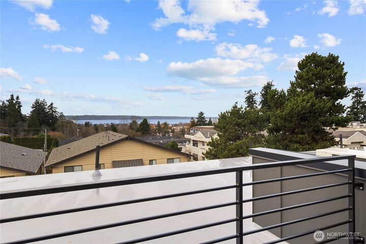 Property Photo: 614 5th Avenue S C105 WA 98020