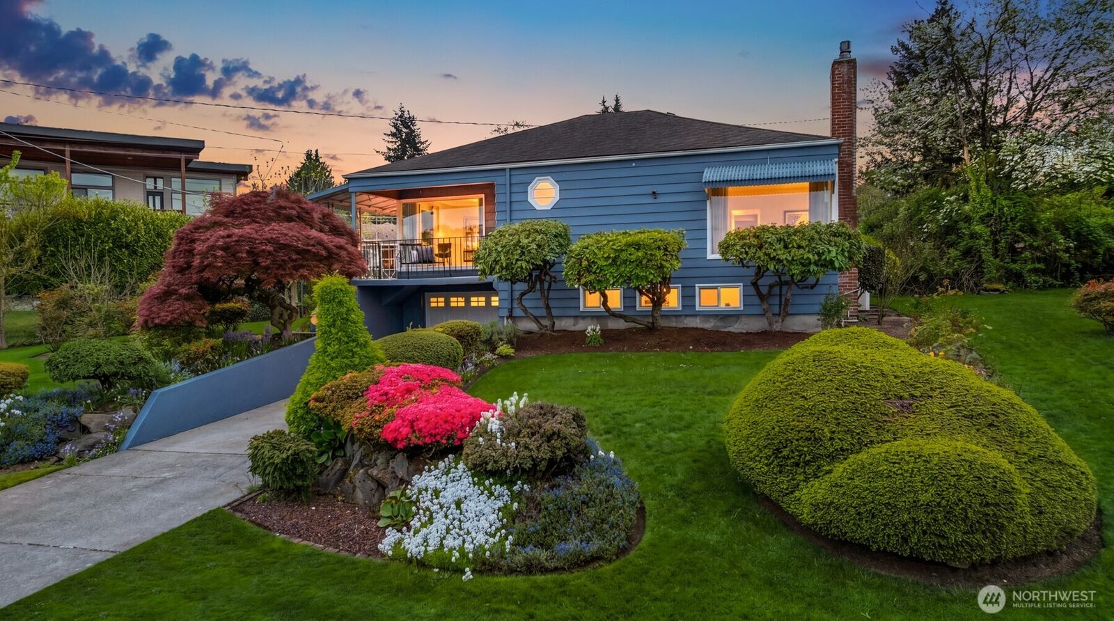 Property Photo:  10945  Forest Avenue S  WA 98178 