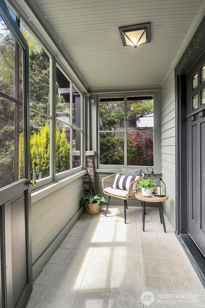 Property Photo:  1216 N 47th Street  WA 98103 