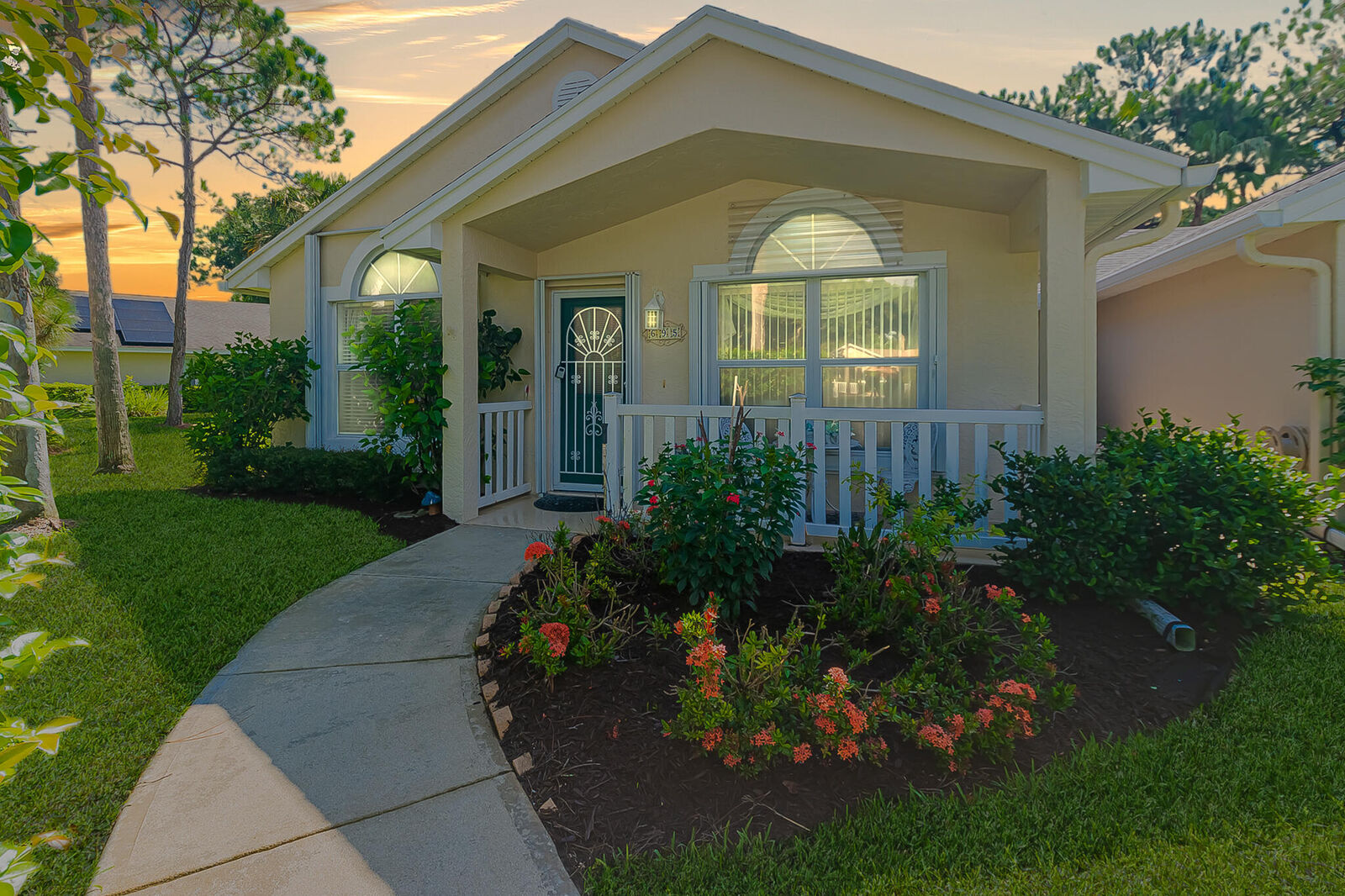 Property Photo:  695 NW San Remo Circle  FL 34986 
