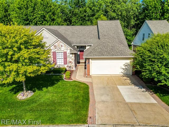 Property Photo:  5503 Ortman Drive  MI 48314 
