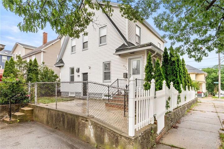 Property Photo: 912 Narragansett Boulevard RI 02905