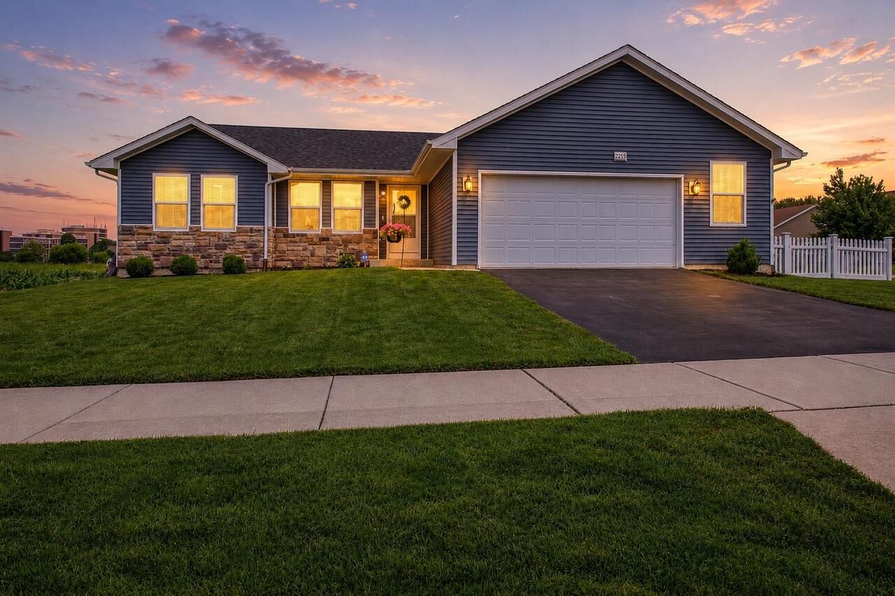 Property Photo:  2215 Red Barn Lane  WI 53511 