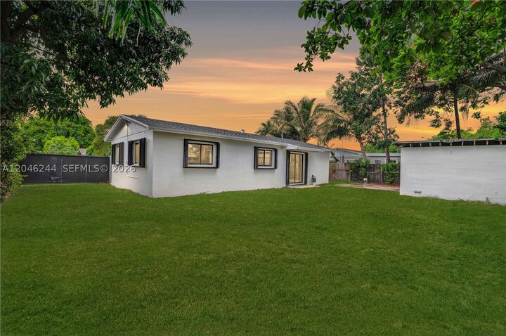 Property Photo:  15551 SW 101st Ave  FL 33157 