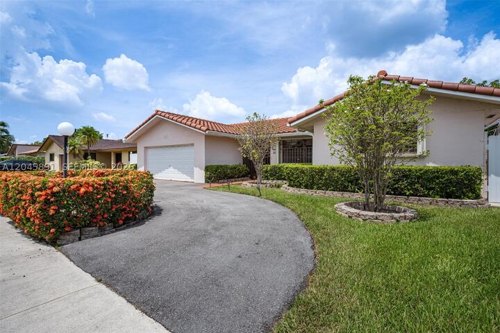 Property Photo: 520 NW 132nd Ct FL 33182