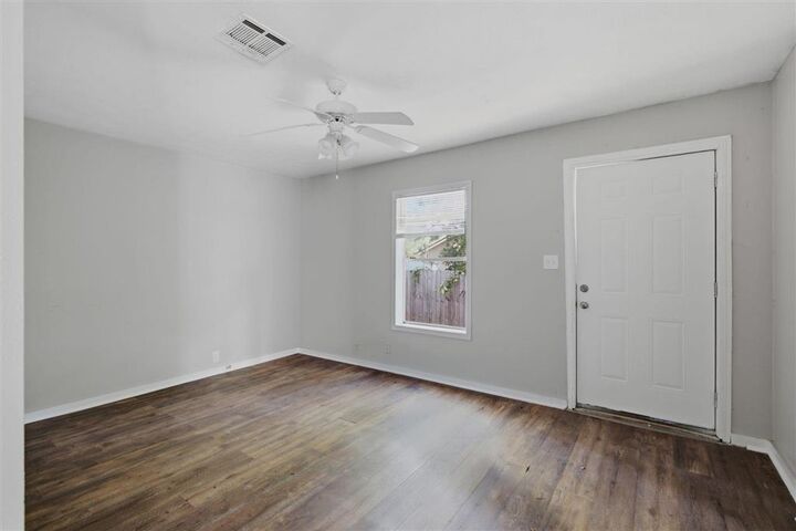 Property Photo:  915 N Blake Street N  LA 70601 