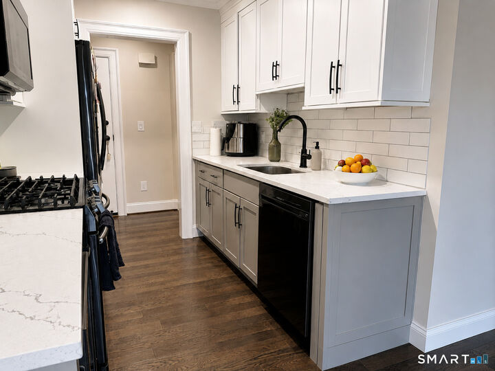 Property Photo:  31 Carriage Drive 31  CT 06460 
