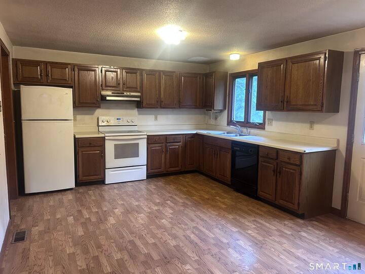 Property Photo: 144 Rye Street CT 06016