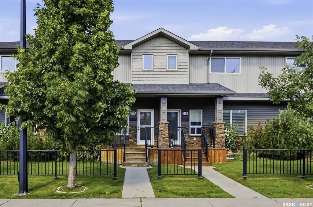 Property Photo:  320 Willowgrove Lane  SK S7W 0H7 