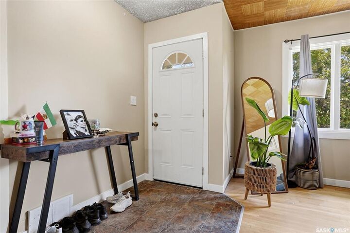 Property Photo: 2426 Harvey Street SK S4N 2N4