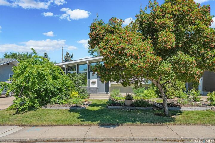 Property Photo:  1615 Adelaide Street E  SK S7J 0J2 
