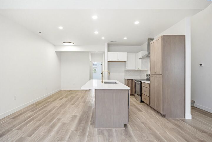 Property Photo:  4461 Conifer St  WA 99353 