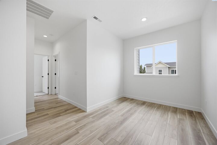Property Photo: 4517 Conifer St WA 99353