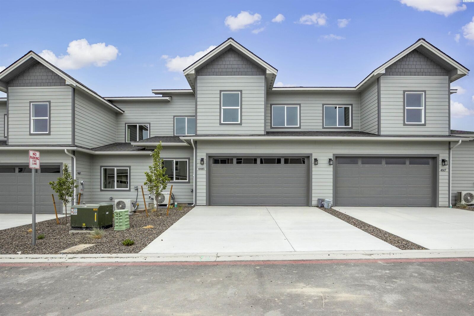 Property Photo:  4485 Conifer St  WA 99353 