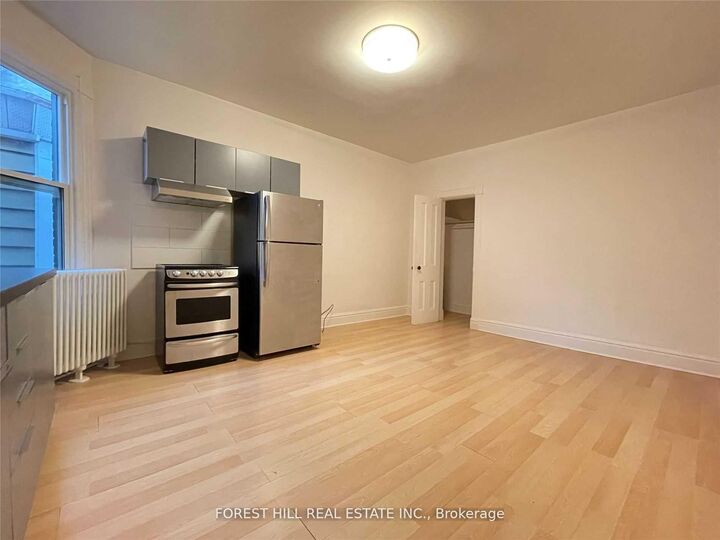 Property Photo: 67 Brunswick Avenue Lower ON M5S 2L8