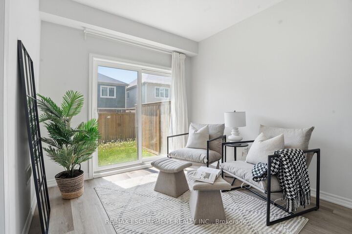Property Photo: 124 Compass Trail Unit 5 ON N3E 0E3