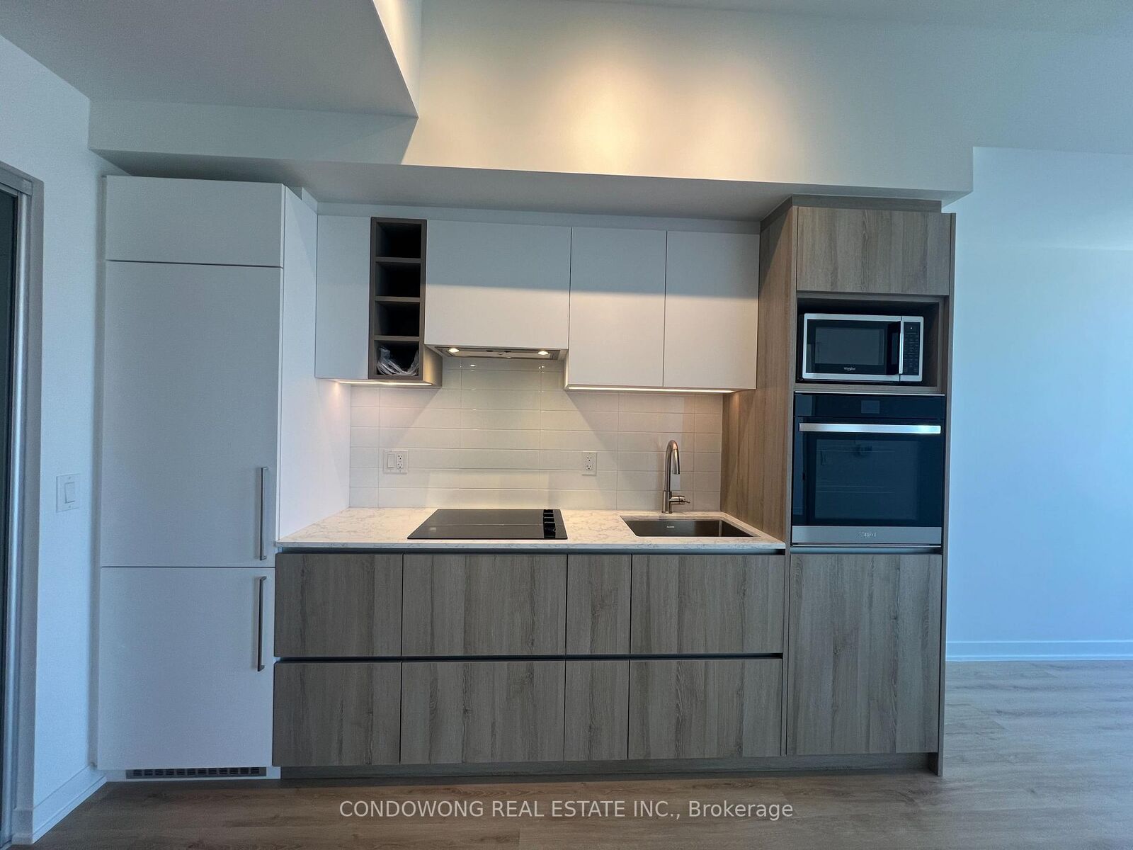Property Photo:  319 Jarvis Street 2707  ON M5B 0C8 