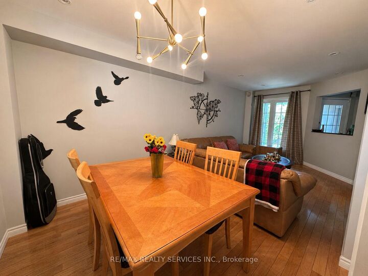 Photo de la propriété: 6897 Bansbridge Crescent ON L5N 6T1