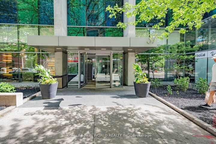 Property Photo:  37 Grosvenor Street 3308  ON M4Y 3G5 
