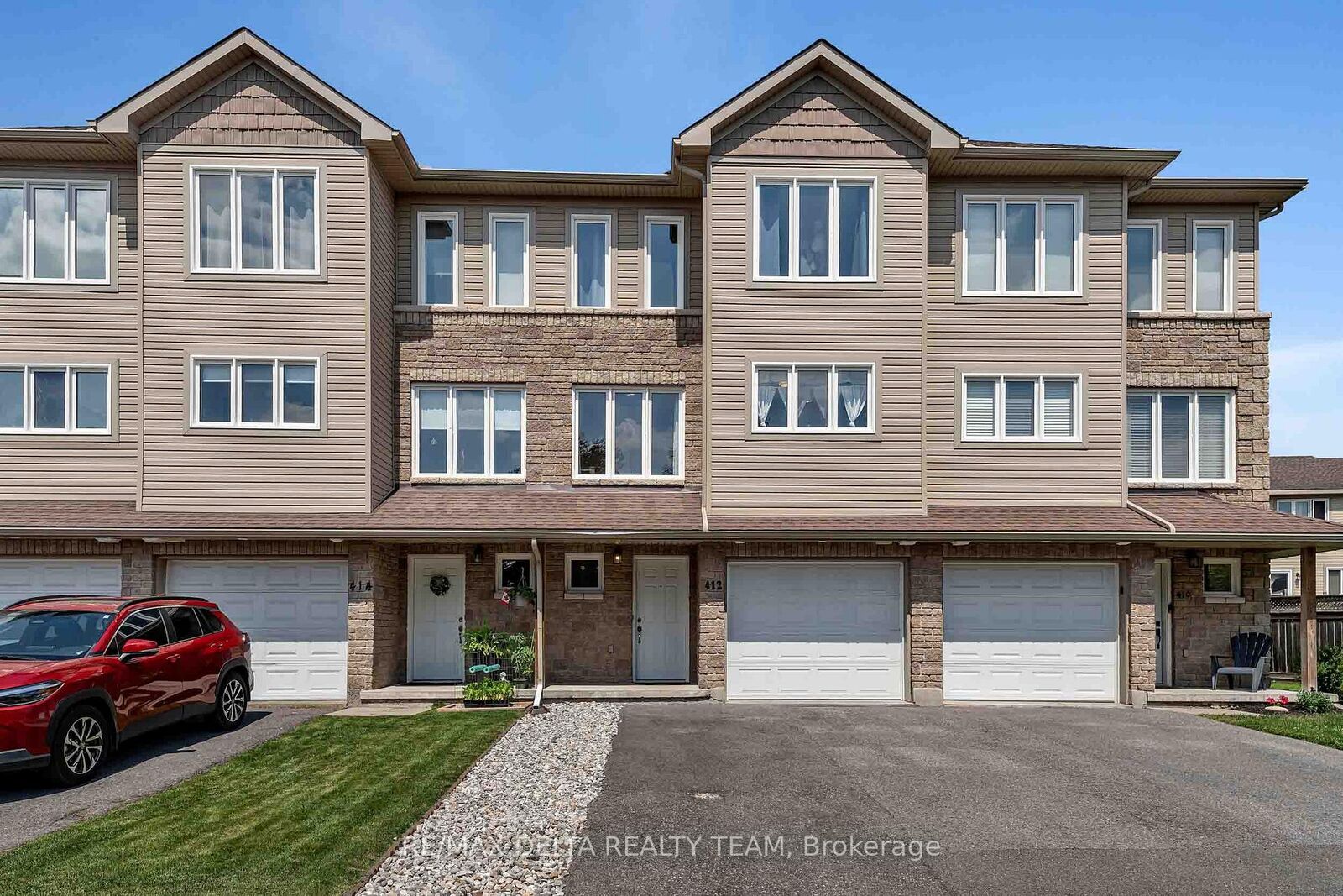 Property Photo: 412 Van Buren Street ON K0G 1J0