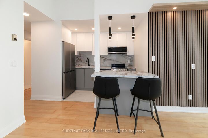 Property Photo:  1901 Yonge Street 302  ON M4S 1Y6 