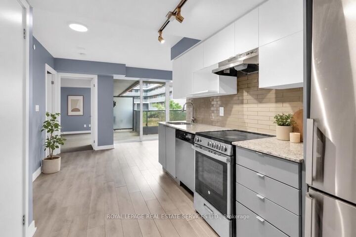 Property Photo:  120 Varna Drive 401  ON M6A 0B3 