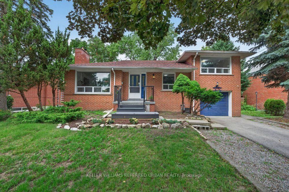 Property Photo: 36 Fleetwell Court ON M2R 1L3