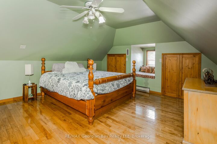 Property Photo:  305 Lindsay Street E  ON L4R 2V4 