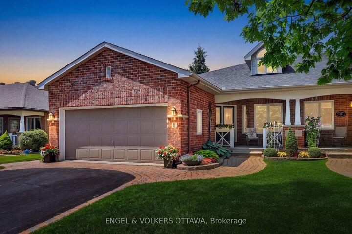 10 Waterthrush Crescent — photo 1