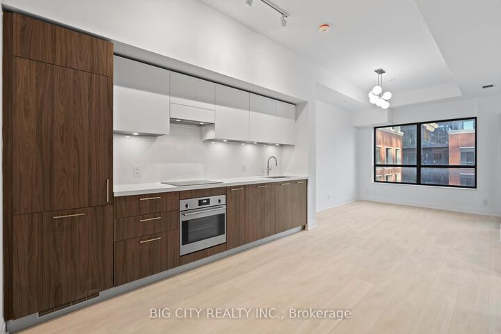 Property Photo:  33 Frederick Todd Way 603  ON M4G 0C9 
