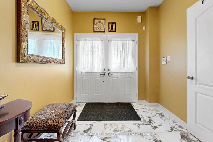 Property Photo: 2003 Queensbury Drive ON L1K 0S1