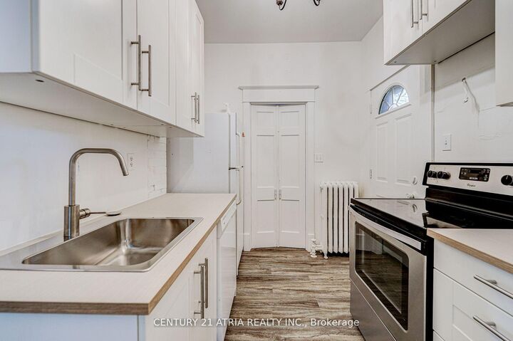 Property Photo:  397 Parkside Drive  ON M6R 2Z7 