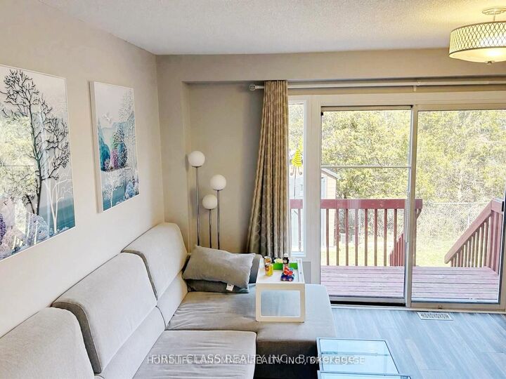 Property Photo:  1285 Bristol Road W 11  ON L5V 2H5 