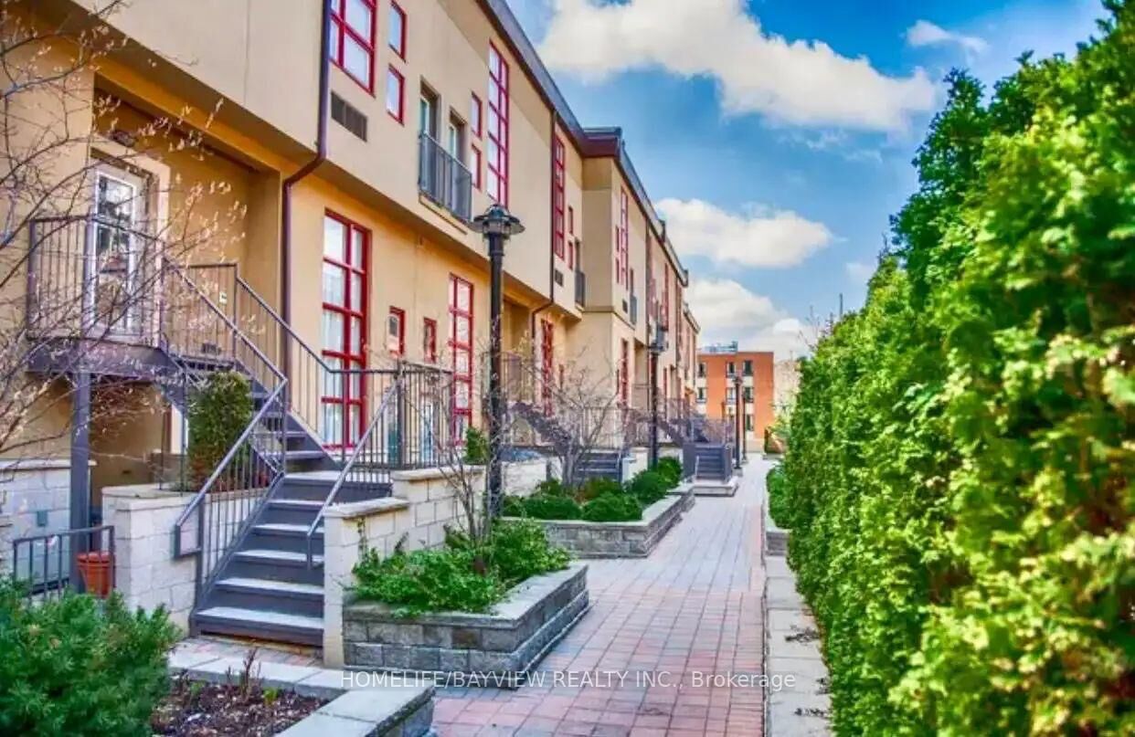 Property Photo: 21 Earl Street 202 ON M4Y 1M4