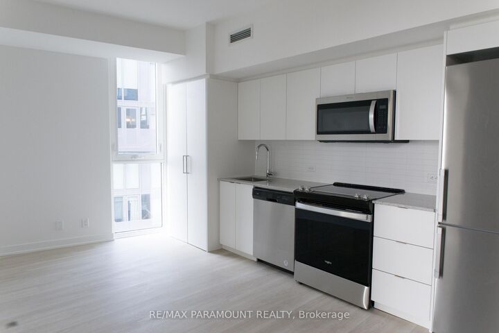 Property Photo: 30 Tretti Way 1111 ON M3H 0E3