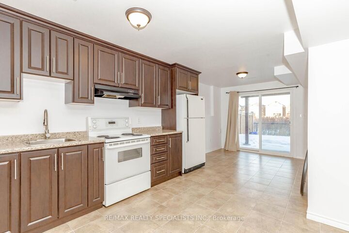 Property Photo:  84 Tysonville Circle  ON L7A 0B5 