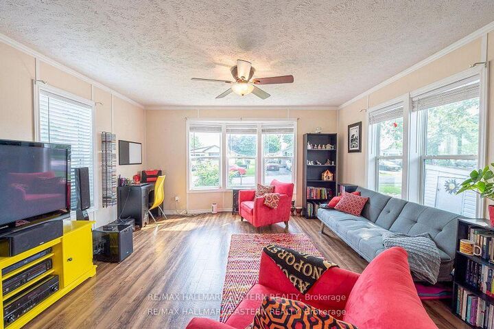 Property Photo:  6 Hillview Drive  ON K9A 0X1 