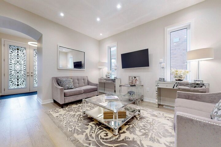Property Photo: 18 Pearman Crescent ON L7A 4Y8