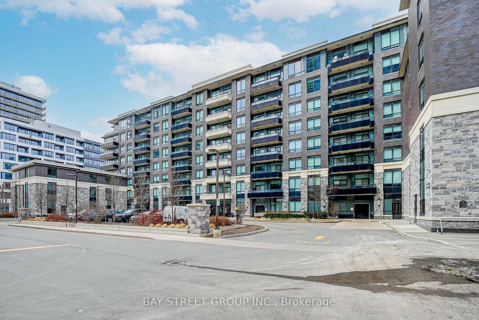 Property Photo:  25 Water Walk Drive 531  ON L6C 0G3 