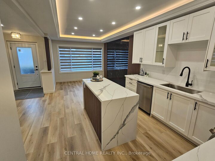 Property Photo: 137 Willow Lane ON L3Y 4J1