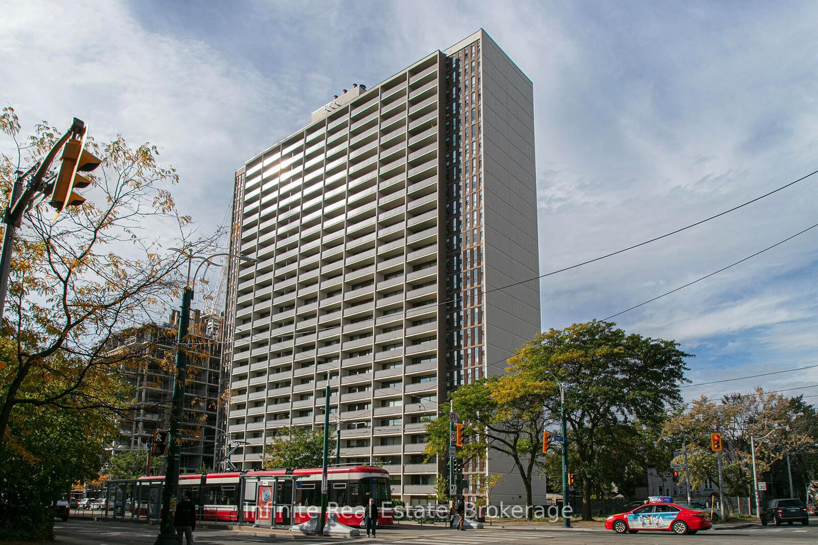 Property Photo: 666 Spadina Avenue 403 ON M5S 2H8