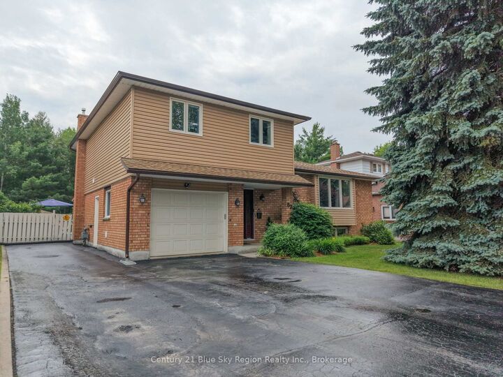 Property Photo:  87 Labreche Drive  ON P1A 3R6 