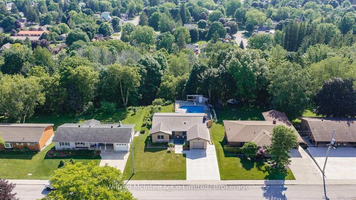 Property Photo: 206 Thomas Street ON N0G 2V0