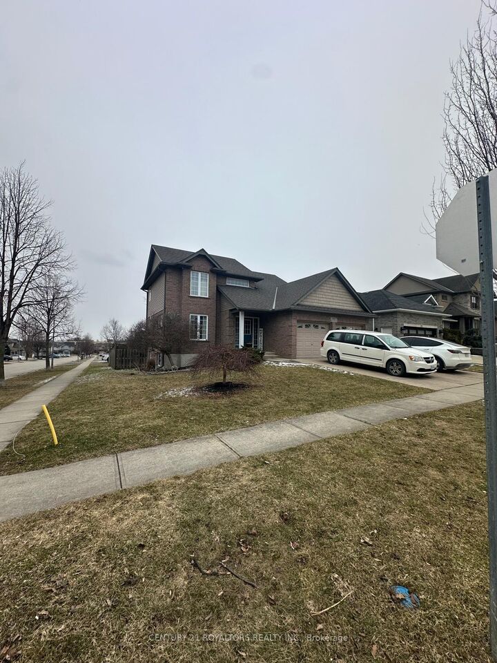Property Photo: 100 Southview Court ON N4S 9A5