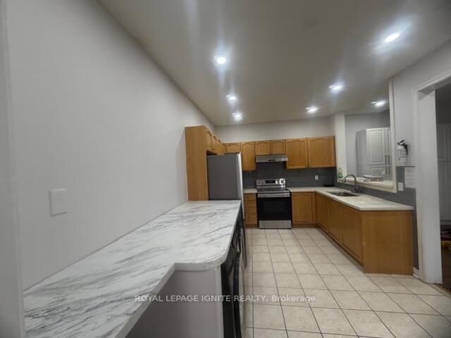 Property Photo: 110 Pantomine Boulevard Main ON L6Y 5P1